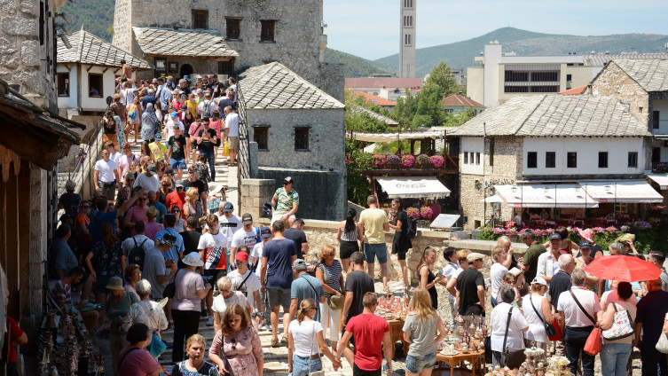 Stari grad prepun posjetilaca