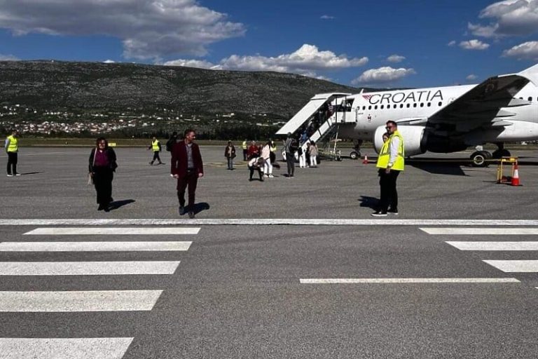 U Mostar sletio avion sa 140 putnika iz italijanskog Bergama