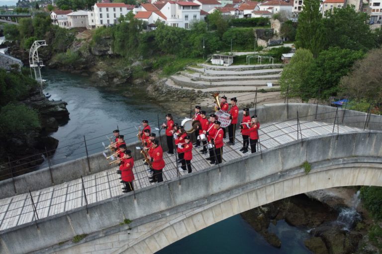 Prvomajska budnica poželjela dobro jutro Mostarcima