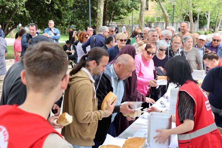 Mostar: Sindikalni grah na Šetalištu