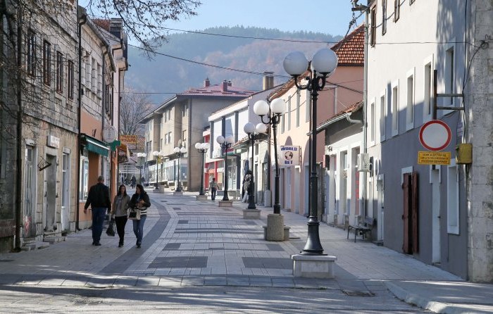 Nevesinje: 158 stanovnika zatražilo pomoć zbog trovanja, sumnja se u ispravnost vode za piće