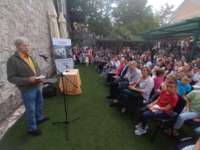 Ljubivoje Ršumović oduševio brojne Trebinjce