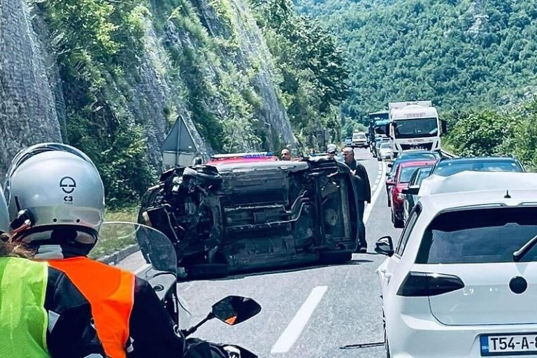 Teška nesreća u Aleksinom hanu, saobraćaj potpuno obustavljen