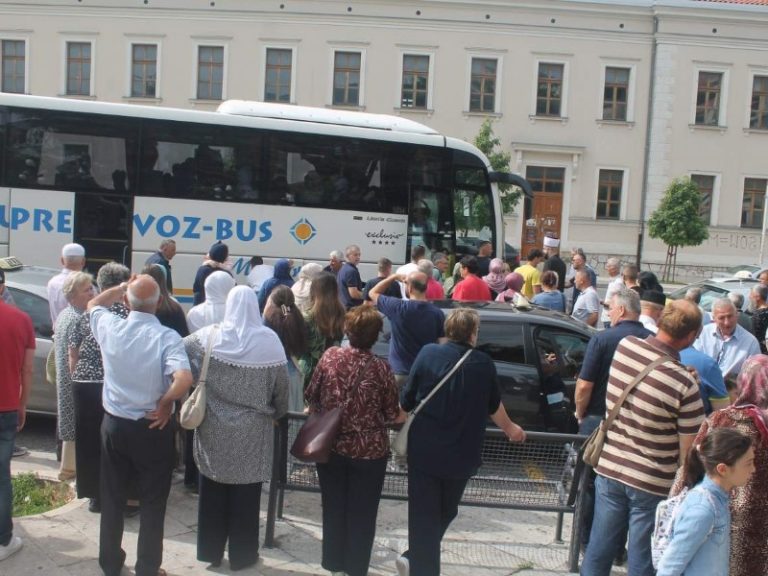 Na hadž otputovalo 76 hadžija sa područja Mostarskog muftijstva