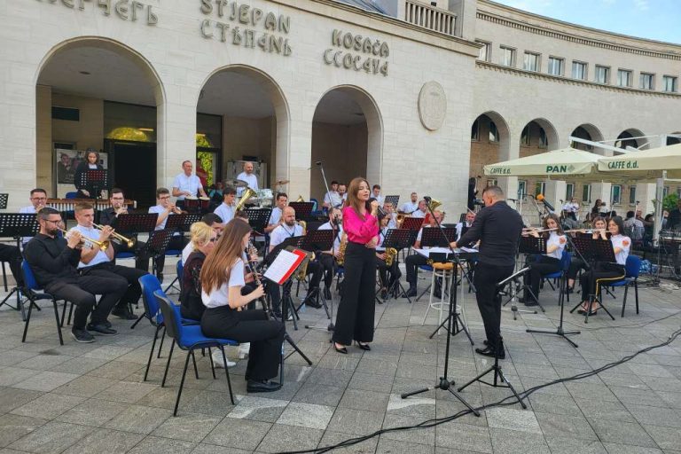 “Mostarski ljetni dani” započeli koncertom “Dalmacija u Mostaru”