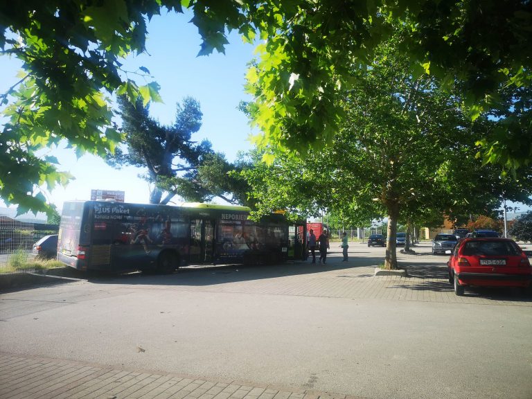 Autobus “Mo busa” proletio kroz zaštitnu ogradu “Fisa”