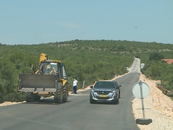 Završni radovi na cesti kod Ljubinja, poludnevne obustave saobraćaja
