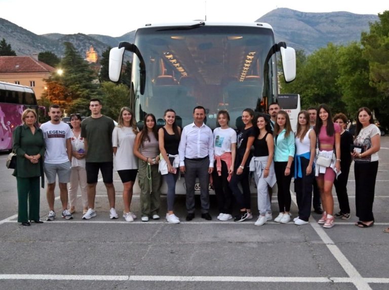 Trebinje: Najbolji studenti nagrađeni putovanjem u Budimpeštu