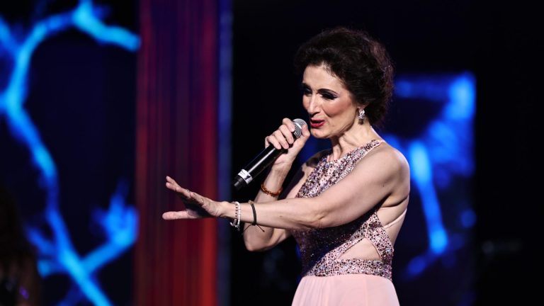 Doris Dragović večeras na prepunom Kantarevcu