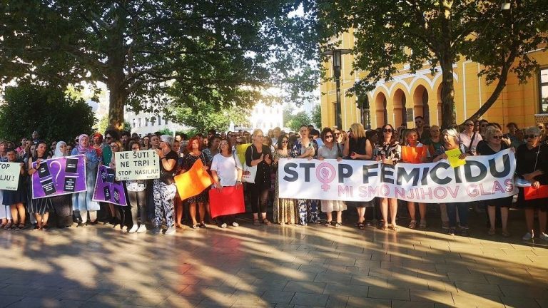 Mostarke i Mostarci protestovali povodom trostrukog ubistva u Gradačcu