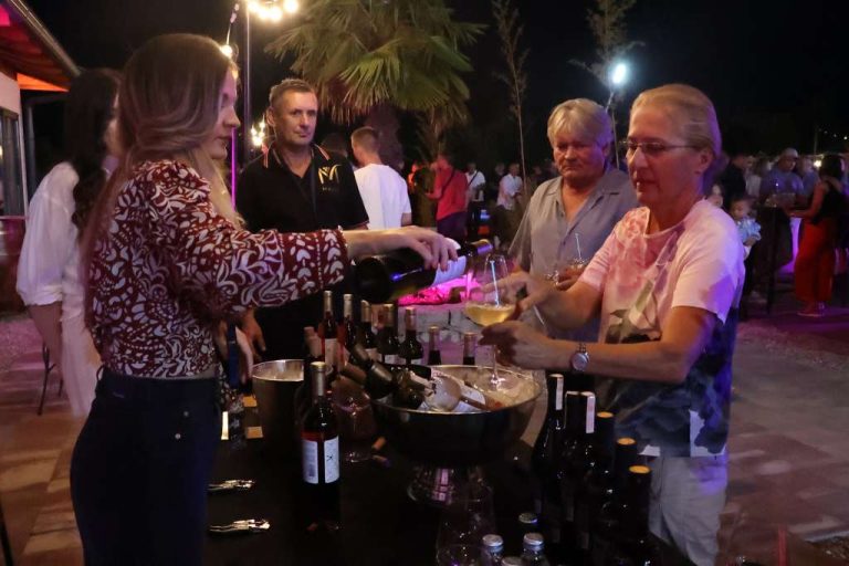 Ljubuški: Tradicionalna vinska manifestacija “Kušaj ljubuška vina”