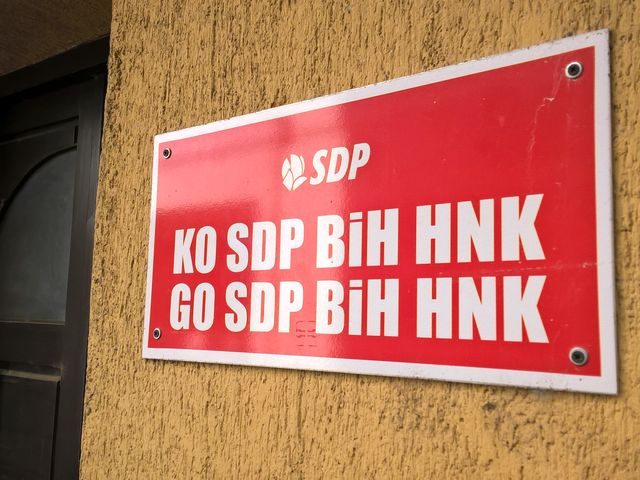 SDP: Mostarci ne trebaju plaćati skuplju vodu zbog stranačkih uhljeba u Vodovodu