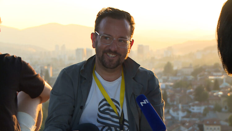 Fotograf Chris Leslie producira film o Partizanskom groblju u Mostaru