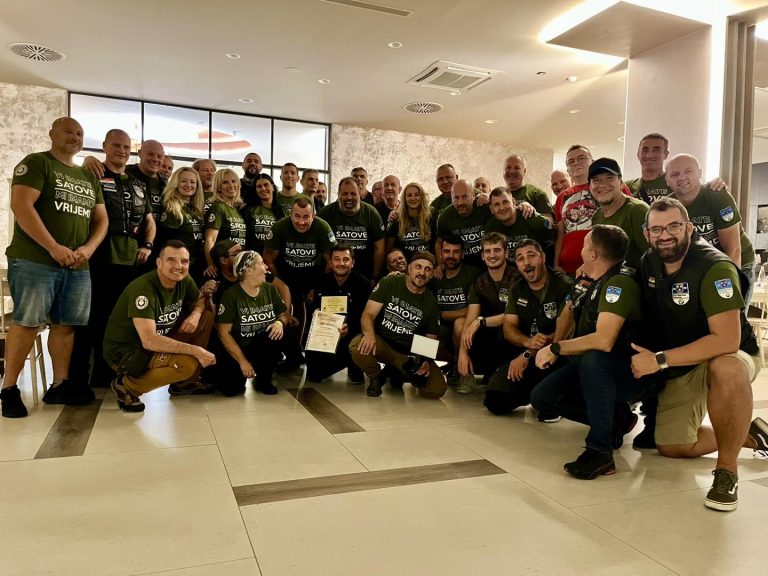 Mostar: Članovi Moto kluba BMW Dalmacija uručili donaciju Udruzi za Down sindrom