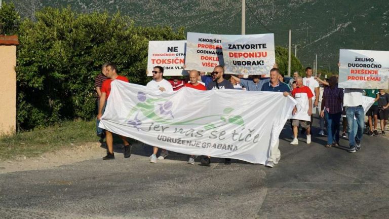 Protestna šetnja GI „Jer nas se tiče“: Zatvorite deponiju „Uborak“
