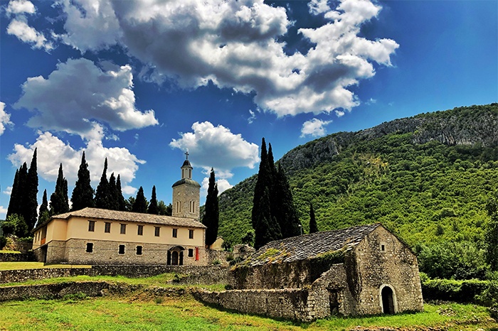 DUHOVNA ŠKOLA U MANASTIRU ŽITOMISLIĆ