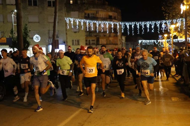 Ljubuški: Više od stotinu učesnika adventske noćne utrke