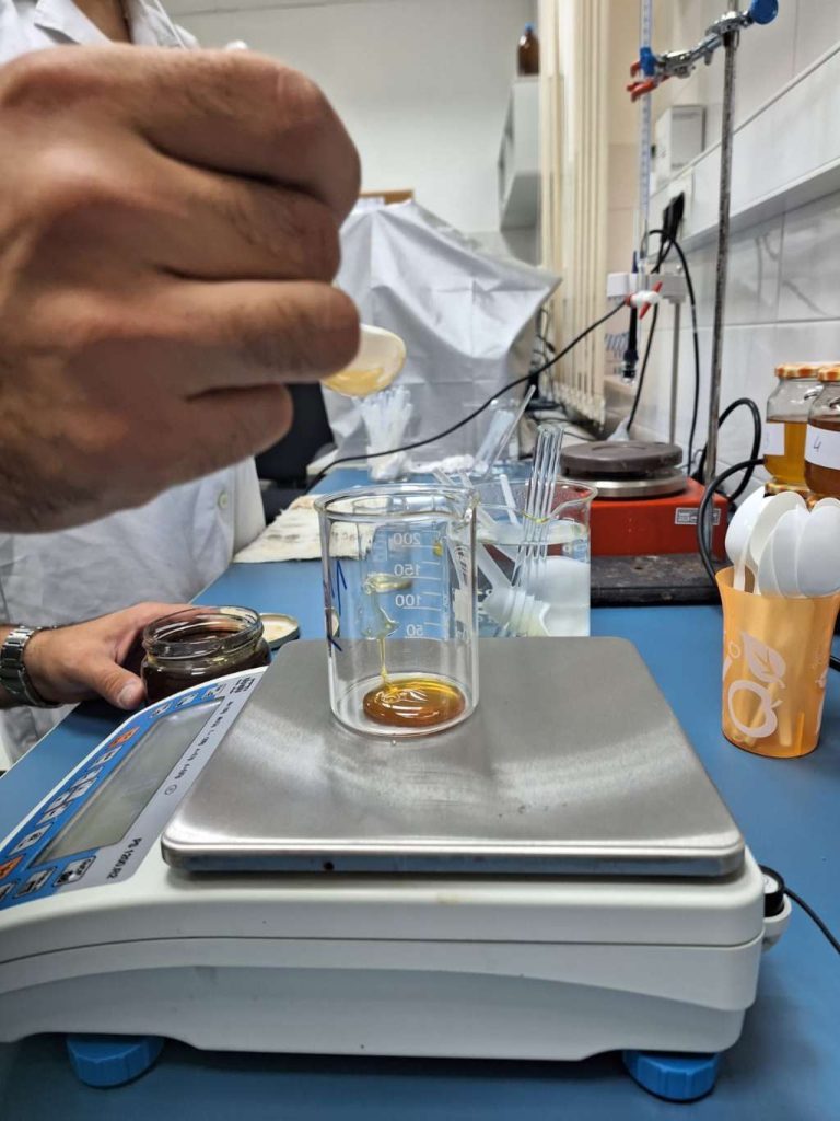 Laboratorij za analizu meda u Mostaru služi svim pčelarima, ali i potrošačima u BiH