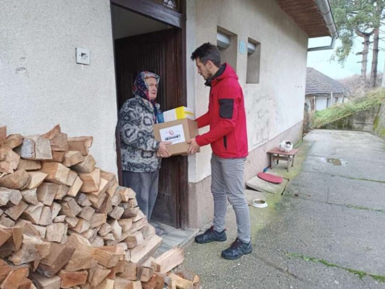 Mostarski Merhamet podijelio 455 paketa pomoći