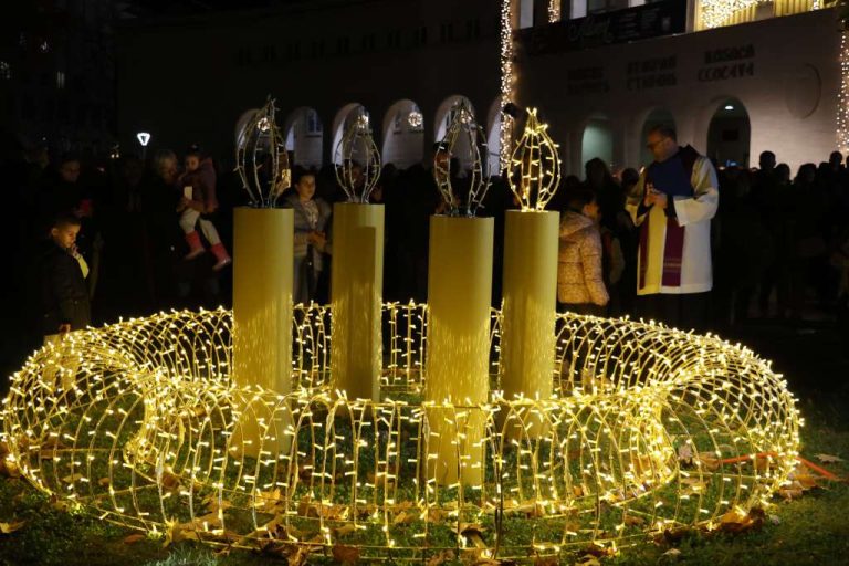 Paljenjem prve svijeće počeo Advent u Mostaru