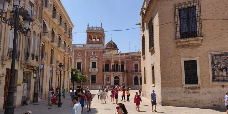 Valencija – grad šarenila, naranči, beskrajnih plaža i najukusnije paellae na svijetu