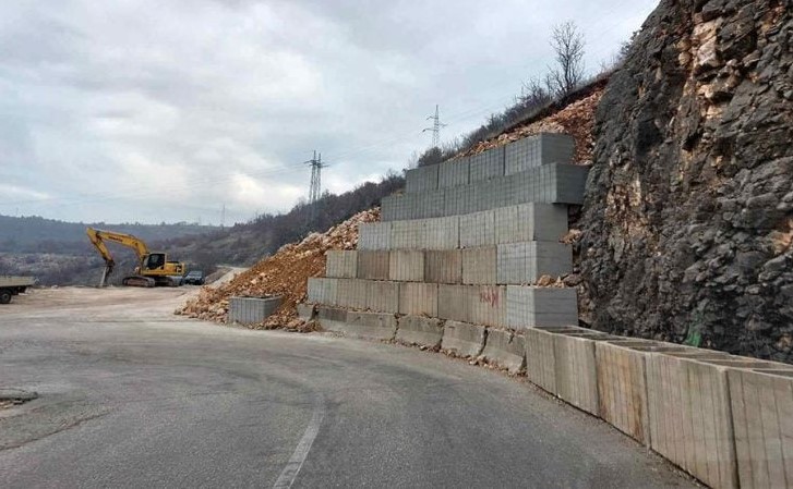 Rekonstrukcija ceste na Vardi: U toku su radovi na najoštrijoj serpentini