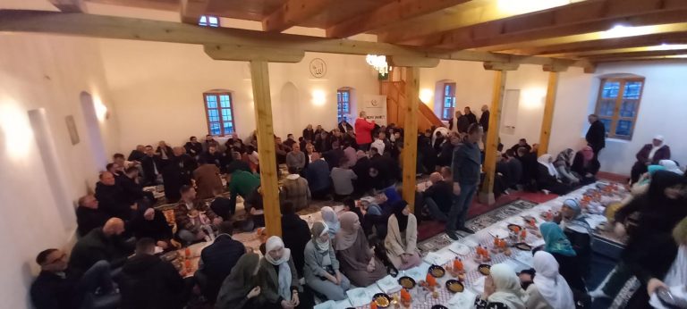 Nevesinje: Merhamet i Medžlis IZ priredili iftar