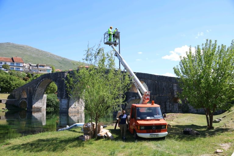 Trebinje: Počeli radovi na osvjetljavanju tri gradska mosta