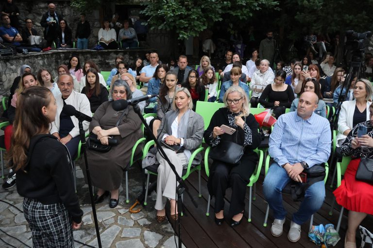 Mostar: Zatvoren Šantićev festival djece pjesnika