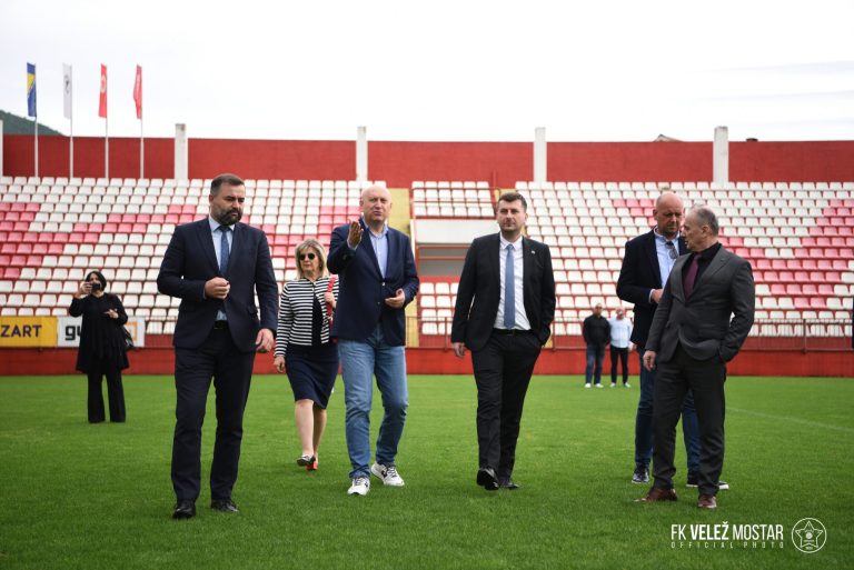 Predstavnici federalne i kantonalne vlasti posjetili stadion “Rođeni”: Ozbiljnost situacije zahtjeva hitne reakcije