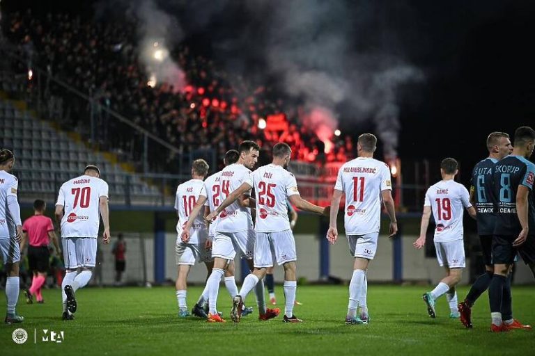 Zrinjski uvjerljivo pobijedio GOŠK i odgodio šampionsko slavlje Borca