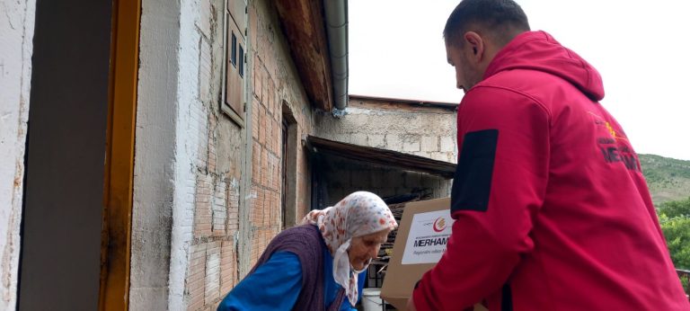 RO “Merhamet” Mostar: Podijeljeno 435 paketa pomoći