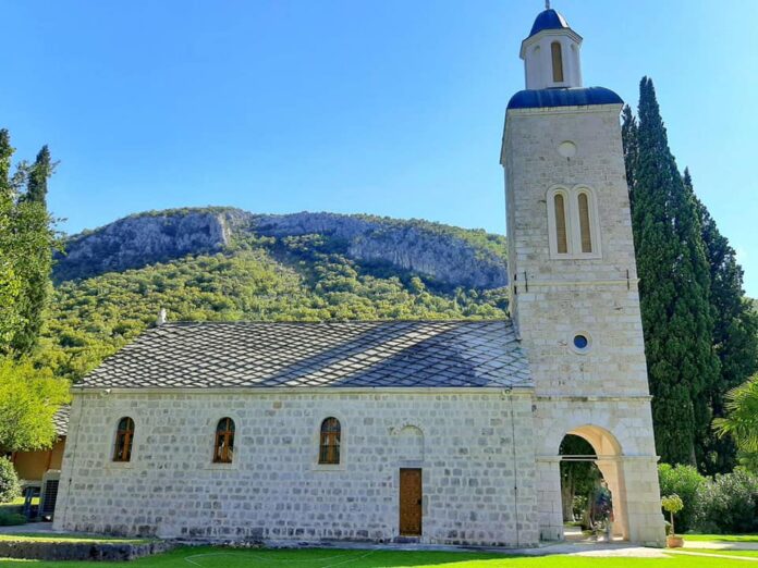 Raspored bogosluženja u manastiru Žitomislić: Vaskršnja liturgija u ponoć