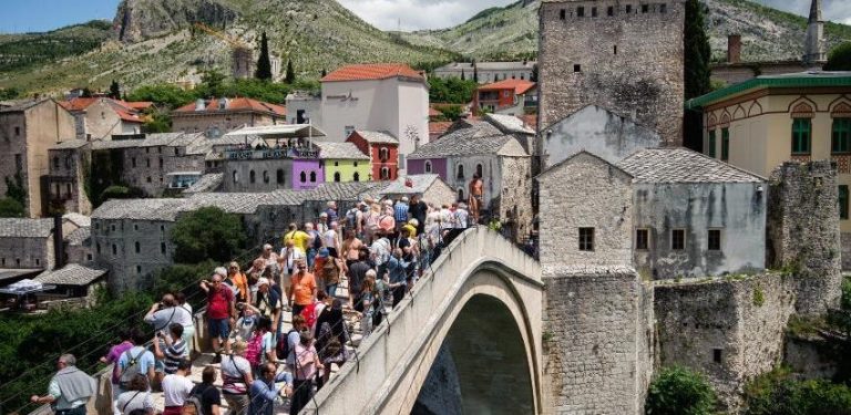 Strani vodiči u BiH rade bez dozvola i pogrešno tumače našu historiju