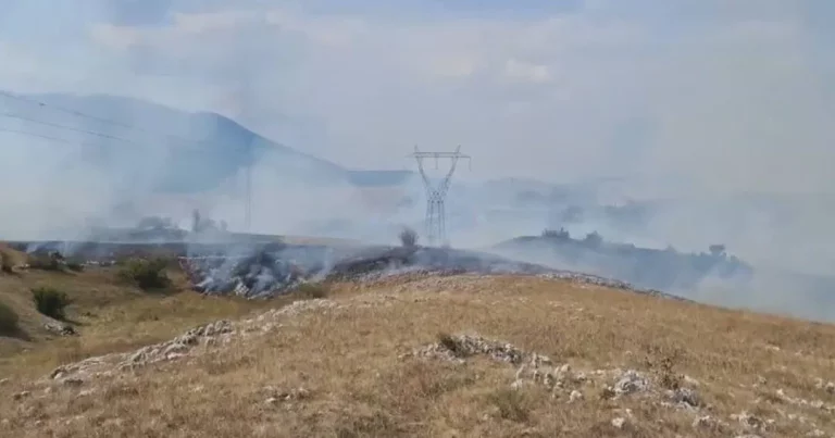 Gacko: Novi požar ugrožava kuće, angažovani helikopteri RS i Srbije (video)