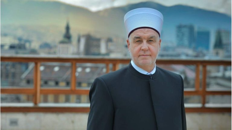 Muslimanima zavrućilo:  Reisul-ulema preporučio učenje Kišne dove