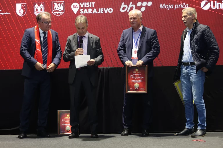 Otvoren Simposar: Premijer Nikšić uručio priznanja legendama Veleža