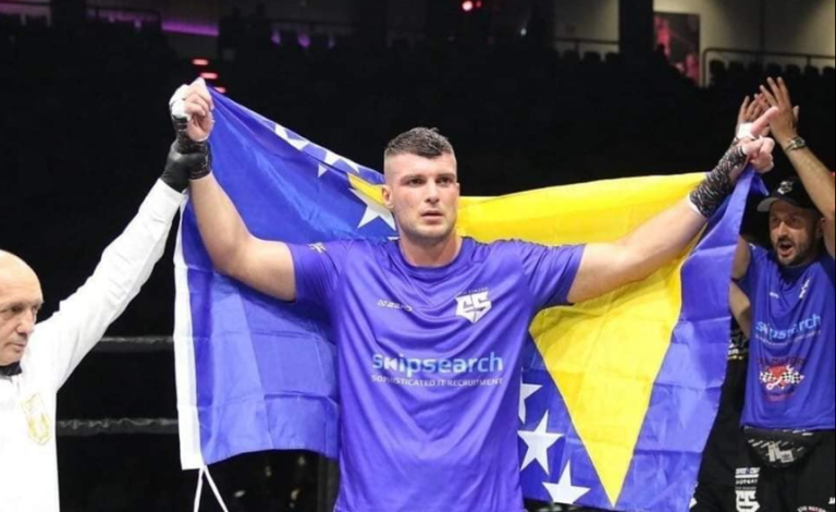 Mostarac Elvir Šendro pobijedio petnaesti put i najavio borbu za WBC titulu