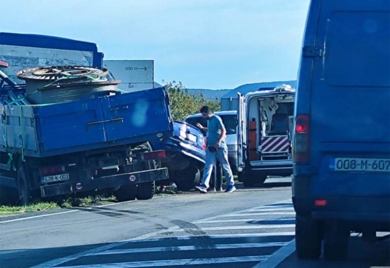 Buna: Teška saobraćajna nesreća, ozlijeđeno više osoba