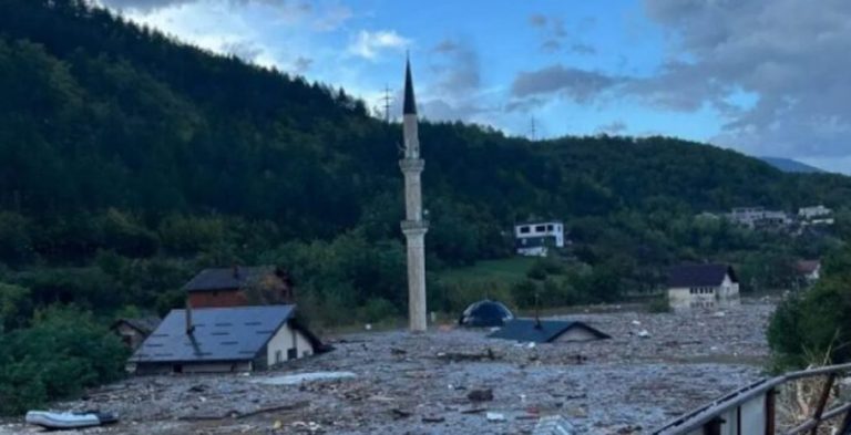 Jablanica: Šesnaest poginulih u katastrofalnim poplavama, još se traga za nestalim