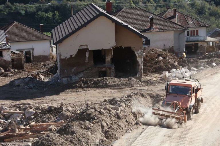 CZ Jablanica: Sve raspoložive snage rade na saniranju štete, obustavljen prijem hrane i odjeće