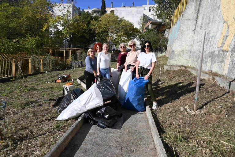 Uspješna akcija čišćenja  dvorišta u OJ Pčelica, JU Dječiji vrtić Ciciban Mostar