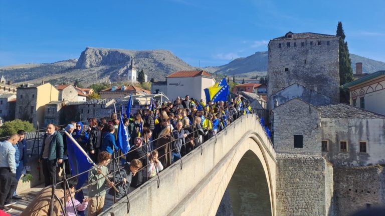 Mostar: Obilježena godišnjica rušenja Starog mosta