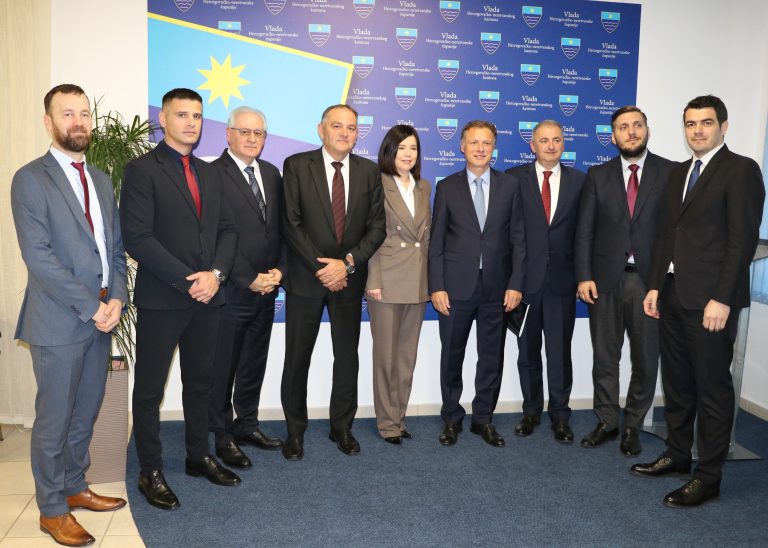Predsjednik Hrvatskog sabora posjetio hrvatske dužnosnike u HNK