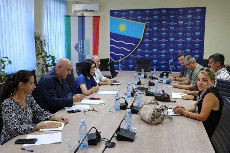 Sindikat: Vlada ignorira zahtjeve prosvjetara; Ministar Velagić: Sindikalisti nanose štetu zaposlenim u školama