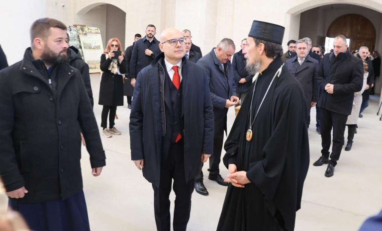 Mostar: Premijer Srbije Vučević obišao Sabornu crkvu  (VIDEO)