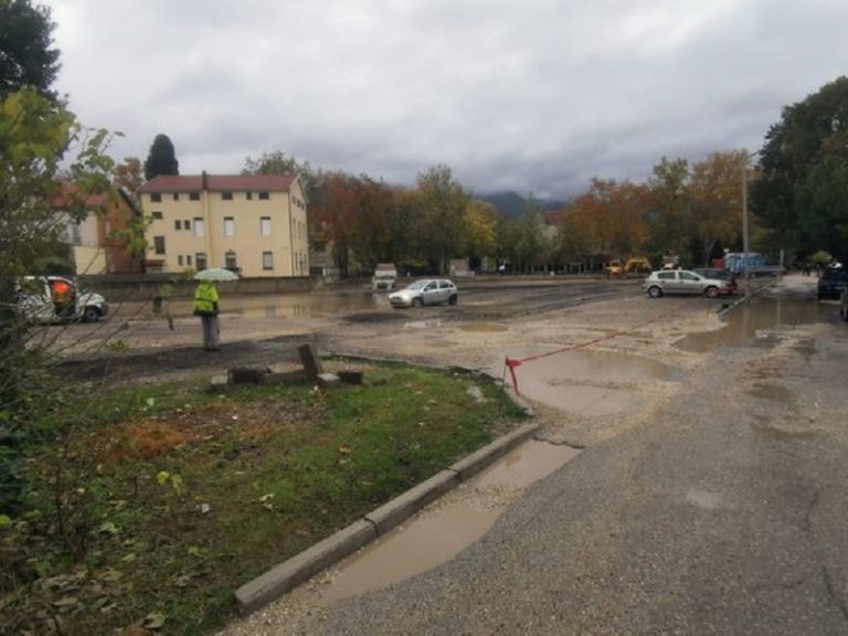 Počeli radovi na uređenju prostora za “Advent u Mostaru”