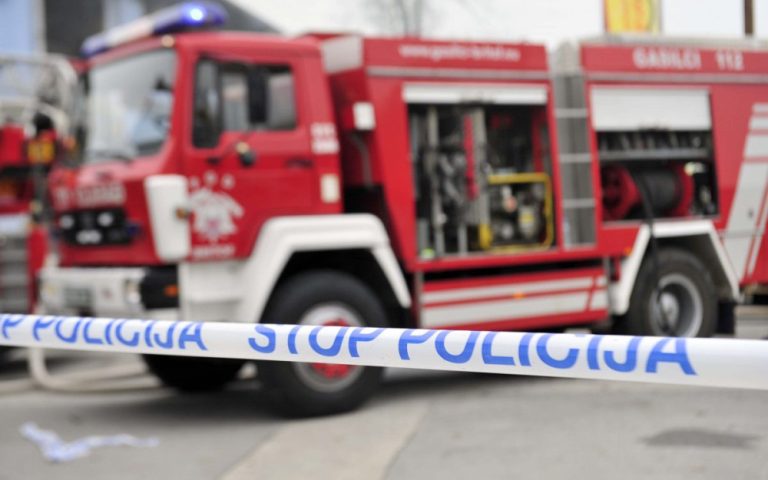 Mostar: Vatrogasci izvlačili vozača nakon slijetanja sa puta na Rujištu