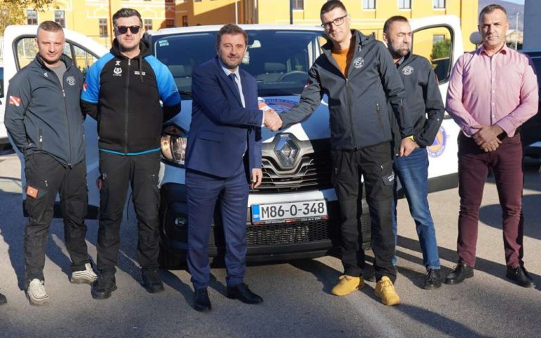 Mostar: Primopredaja kombi vozila za službu za spašavanje na vodi i pod vodom