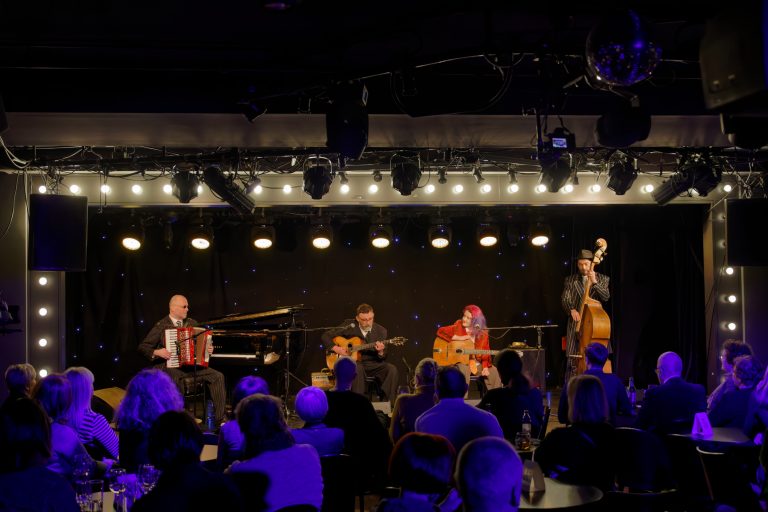 VII Mostar Gipsy festival: Gadjo Manouche na pozornici Muzičkog centra Pavarotti